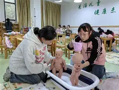 谨言慎行的八字成语